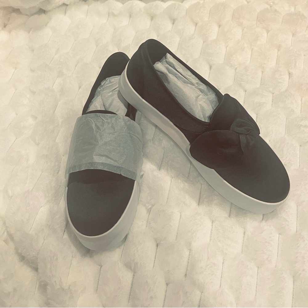 NEW Rebecca Minkoff Satin Black Bow Flats Sneaker, Size 5 - Picture 2 of 8